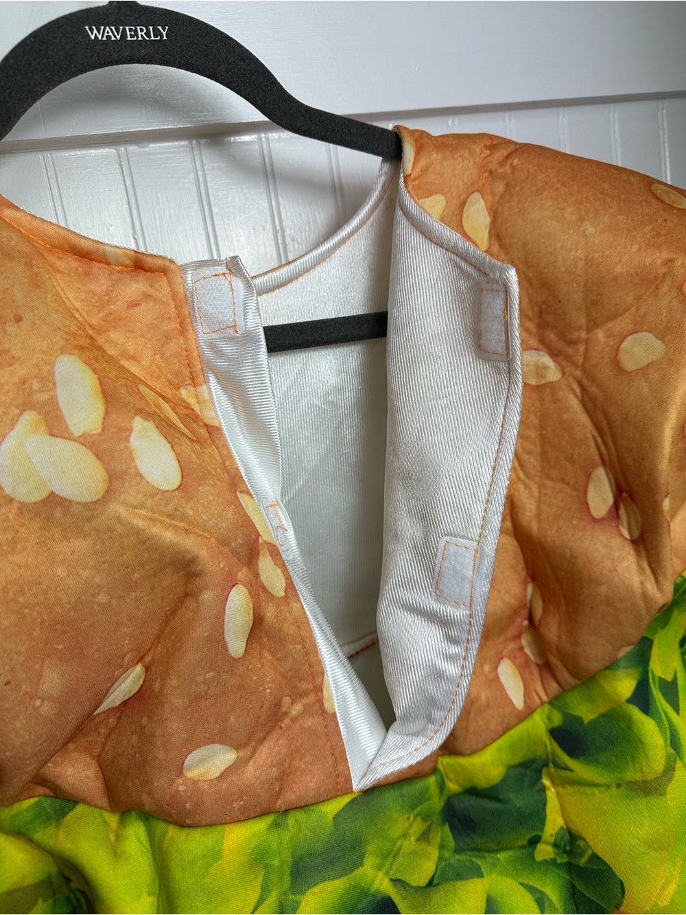 SPIRIT Cheeseburger Adult Costume. One Size - Picture 9 of 16